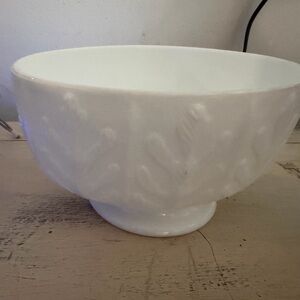 Vintage FTD Milk Glads with oak leaf pattern